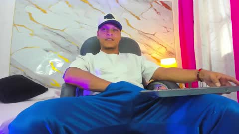 Snapshot of ricky_owens1 chatting on 10-04-25, 08:51 Ricky online show from 10-04-25, 08:51