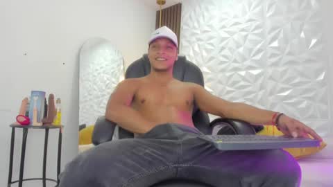 Snapshot of ricky_owens1 chatting on 10-09-25, 01:20 Ricky online show from 10-09-25, 01:20