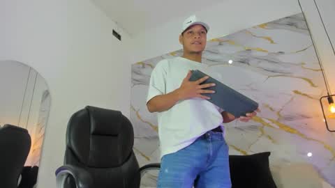 Snapshot of ricky_owens1 chatting on 10-12-25, 02:05 Ricky online show from 10-12-25, 02:05