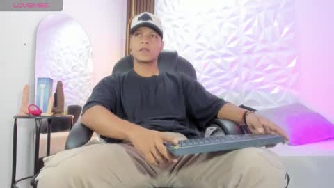 Snapshot of ricky_owens1 chatting on 10-20-25, 02:39 Ricky online show from 10-20-25, 02:39