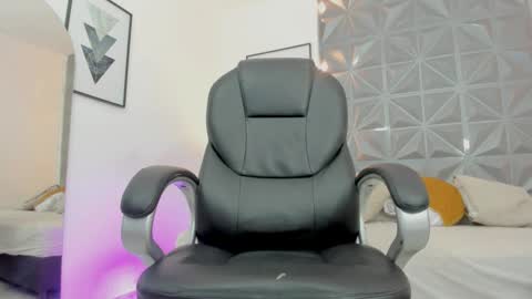 Snapshot of ricky_owens1 chatting on 11-19-25, 06:30 Ricky online show from 11-19-25, 06:30