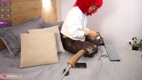Snapshot of rihannadeep chatting on 07-25-26, 10:35 Sara online show from 07-25-26, 10:35