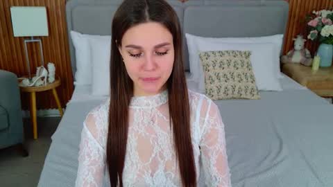 Rihanna online show from 11-10-25, 05:23