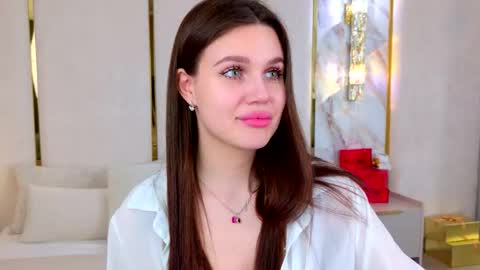 Rihanna online show from 01-05-26, 05:27