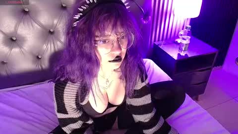 RIHONNA online show from 12-16-25, 01:38