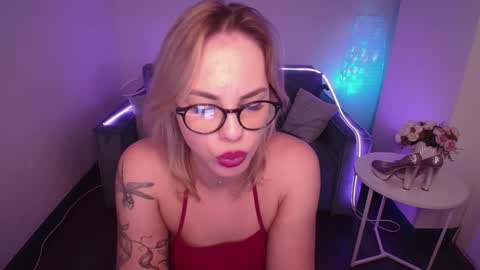 Snapshot of rikaraily chatting on 02-02-25, 09:30 Rika online show from 02-02-25, 09:30