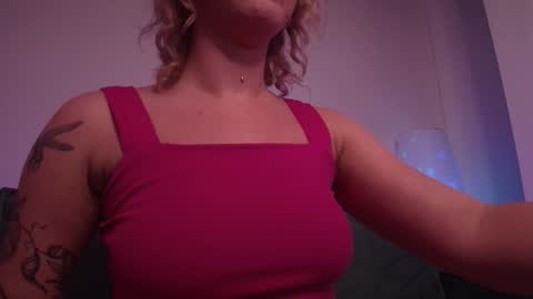 Snapshot of rikaraily chatting on 02-07-25, 11:01 Rika online show from 02-07-25, 11:01