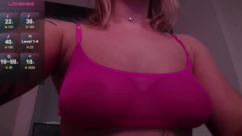 Snapshot of rikaraily chatting on 03-08-25, 09:50 Rika online show from 03-08-25, 09:50