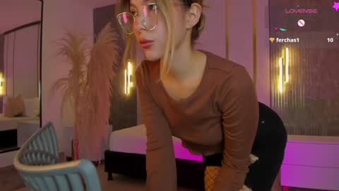 Riley Sierra online show from 06-12-26, 01:10