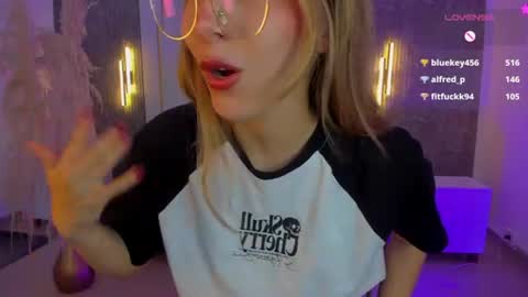 Riley Sierra online show from 07-06-26, 03:03