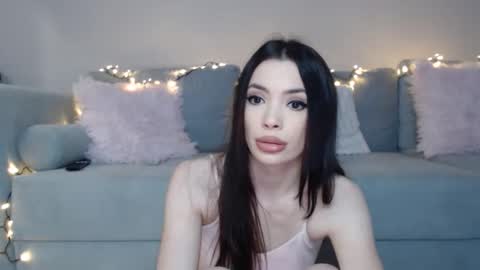 RileyEve online show from 12-20-25, 04:52