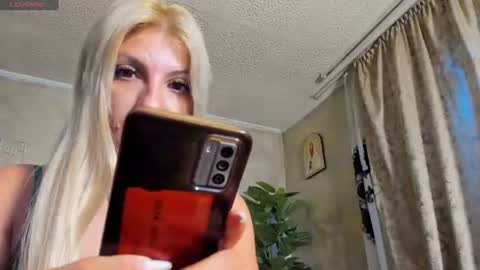 rileylannax online show from 06-11-26, 03:15