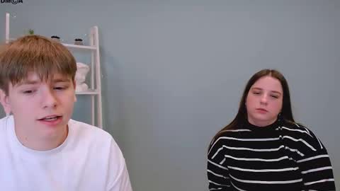 Snapshot of rina_glow chatting on 11-20-25, 12:05 Rina online show from 11-20-25, 12:05