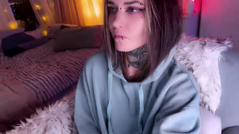   DianaBrite            fansl y online show from 01-08-26, 03:25