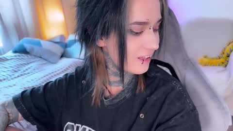   DianaBrite            fansl y online show from 03-05-26, 12:12