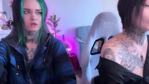   DianaBrite            fansl y online show from 05-17-26, 09:38