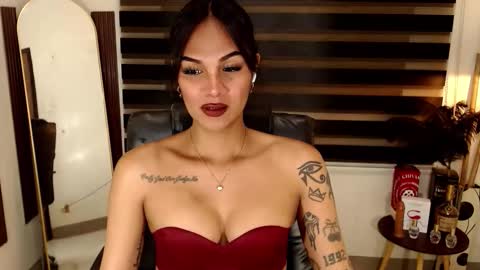 Snapshot of ririmoorets chatting on 01-14-26, 10:10 riri online show from 01-14-26, 10:10