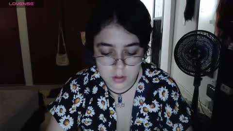 Snapshot of rivadeneira222 chatting on 09-13-25, 05:13 PeachSalinger online show from 09-13-25, 05:13