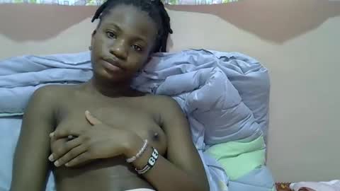 Snapshot of riyan_sexy chatting on 09-26-25, 08:29 riyan online show from 09-26-25, 08:29