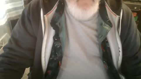 Snapshot of rndmronnie chatting on 01-24-25, 08:11 Ron Rodan online show from 01-24-25, 08:11