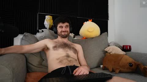 Ryan aka KeylimeRy online show from 04-17-26, 03:59