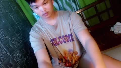 Snapshot of rnl_cum chatting on 12-25-24, 04:32 RICH MY GOAL online show from 12-25-24, 04:32