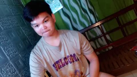 Snapshot of rnl_cum chatting on 12-29-24, 07:11 RICH MY GOAL online show from 12-29-24, 07:11