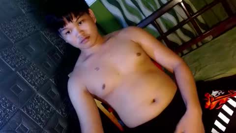 Snapshot of rnl_cum chatting on 01-21-25, 03:43 RICH MY GOAL online show from 01-21-25, 03:43