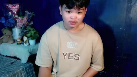 Snapshot of rnl_cum chatting on 10-13-25, 02:17 RICH MY GOAL online show from 10-13-25, 02:17