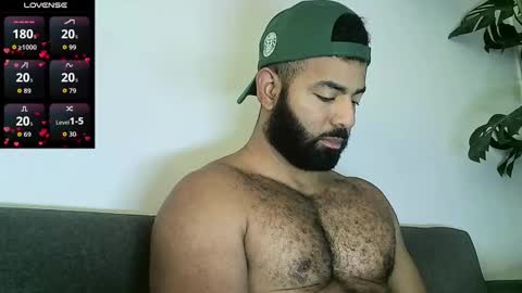 SebasRoa online show from 12-15-25, 02:43