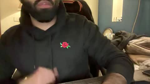 roamexotic online show from 12-24-24, 11:44