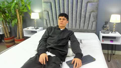 Roan Birkin online show from 02-19-25, 11:14