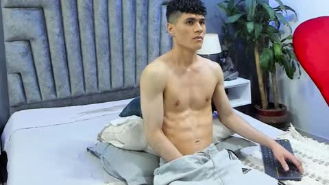 Roan Birkin online show from 03-12-25, 10:50