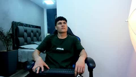 Roan Birkin online show from 11-14-25, 07:23