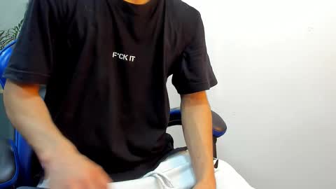 Roan Birkin online show from 11-23-25, 07:13