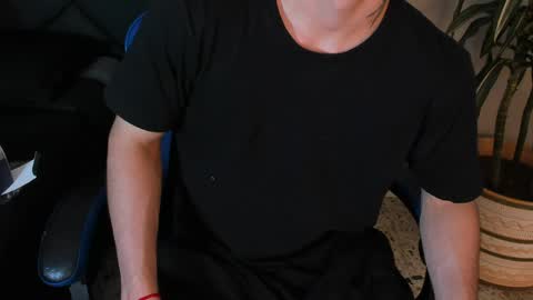 Roan Birkin online show from 04-15-26, 07:32