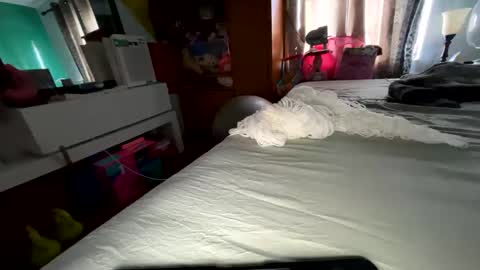 roarmance1 online show from 11-13-25, 08:08