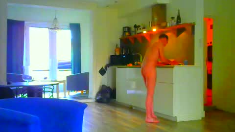 Snapshot of rober10000 chatting on 10-28-25, 09:13 rober10000 online show from 10-28-25, 09:13