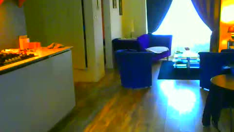 Snapshot of rober10000 chatting on 11-03-25, 09:21 rober10000 online show from 11-03-25, 09:21