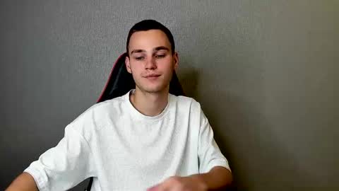 robert10211 online show from 11-20-25, 02:23