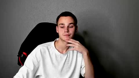 robert10211 online show from 11-25-25, 09:53