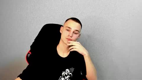 robert10211 online show from 11-26-25, 05:58