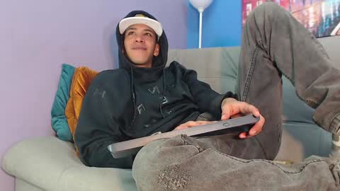 robert_kingg online show from 12-22-24, 03:44