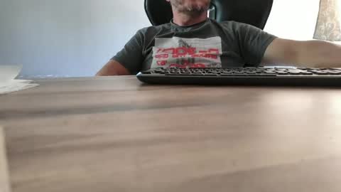 roberto19777 online show from 04-26-26, 01:53