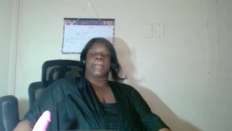 robertswhitney52 online show from 01-12-26, 07:35