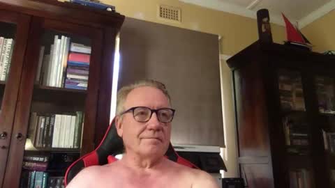 RobertTheRabbit online show from 12-07-24, 08:11
