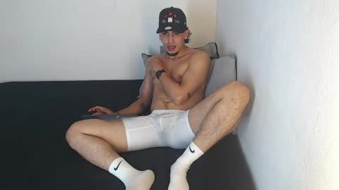 Snapshot of robisson_zack chatting on 05-26-26, 10:06 Robisson Zack online show from 05-26-26, 10:06