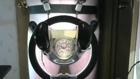 Snapshot of robodickmilker chatting on 12-17-24, 11:49 Robodickmilker online show from 12-17-24, 11:49