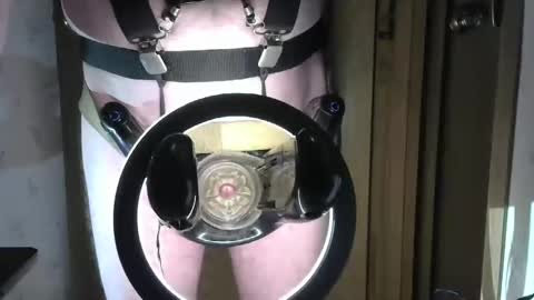 Snapshot of robodickmilker chatting on 01-01-25, 10:11 Robodickmilker online show from 01-01-25, 10:11