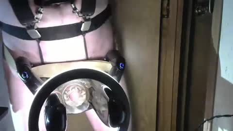 Snapshot of robodickmilker chatting on 01-31-25, 11:45 Robodickmilker online show from 01-31-25, 11:45